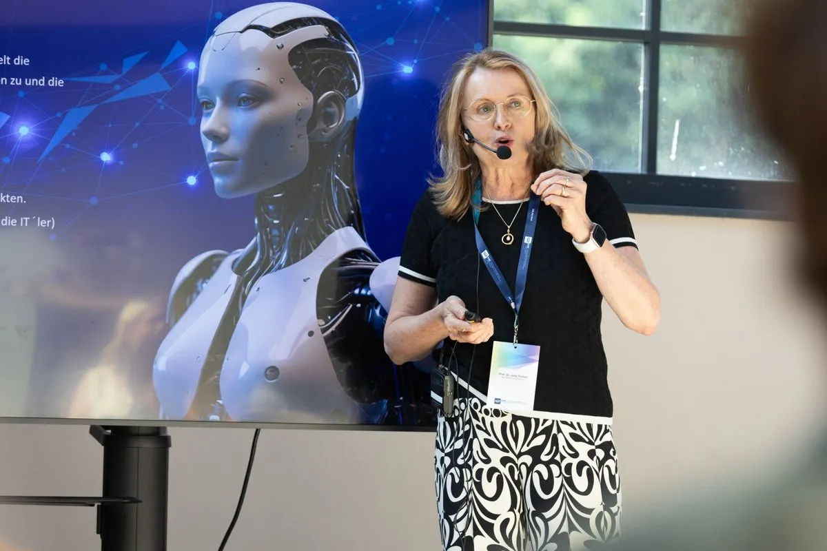 Prof. Dr. Julia Frohne hält einen Impulsvortrag beim Summer Special Event KI im Business der MEO Business Women