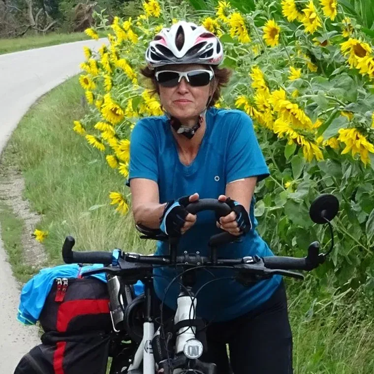 Stefanie Jung privat mit dem Fahrrad unterwegs